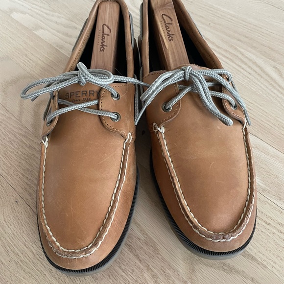 Tan Sperry Top-Siders - Picture 4 of 4